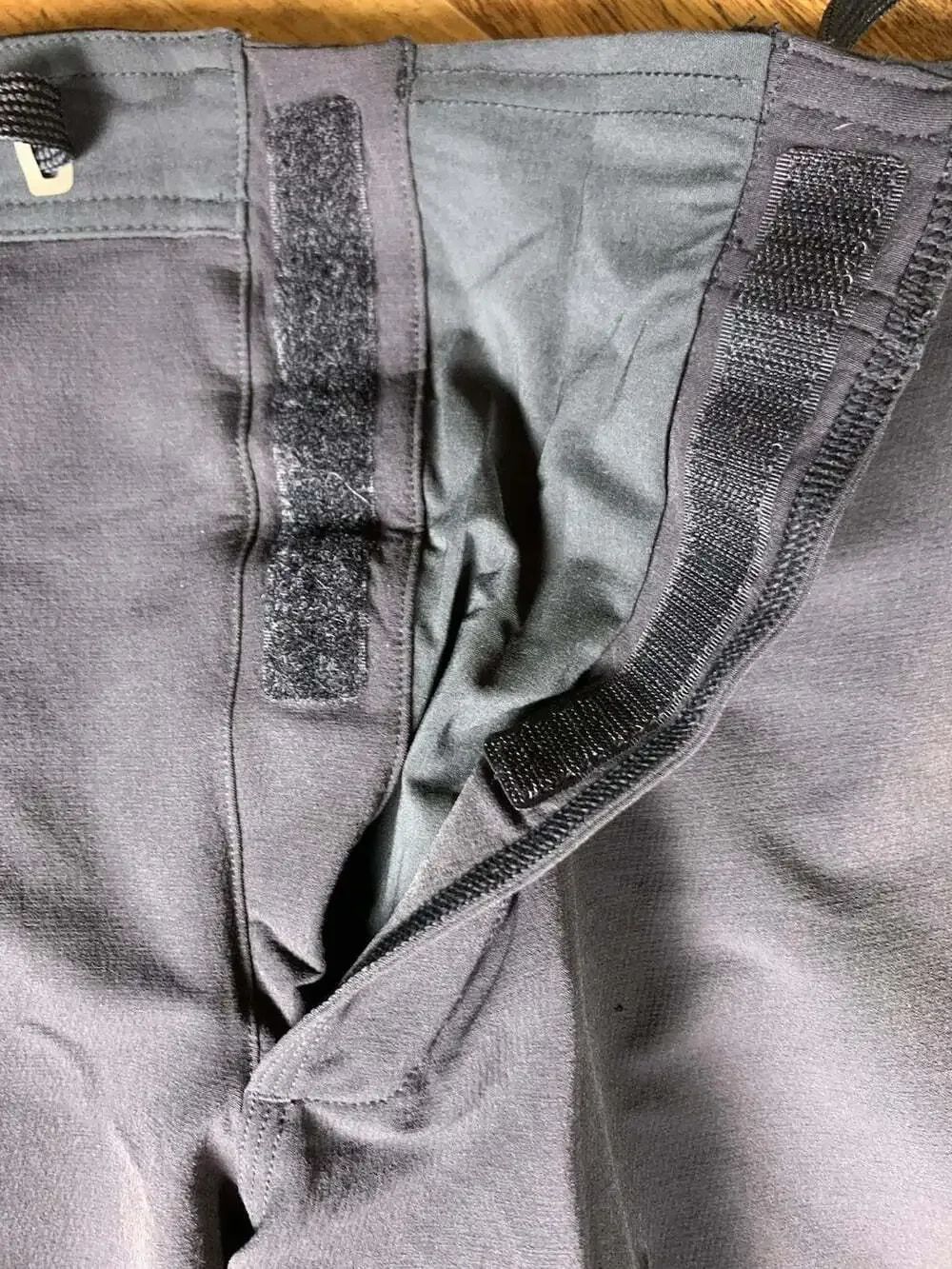 The North Face Men’s XXL Softshell Hiking Pants Black Zip Leg Reflective
